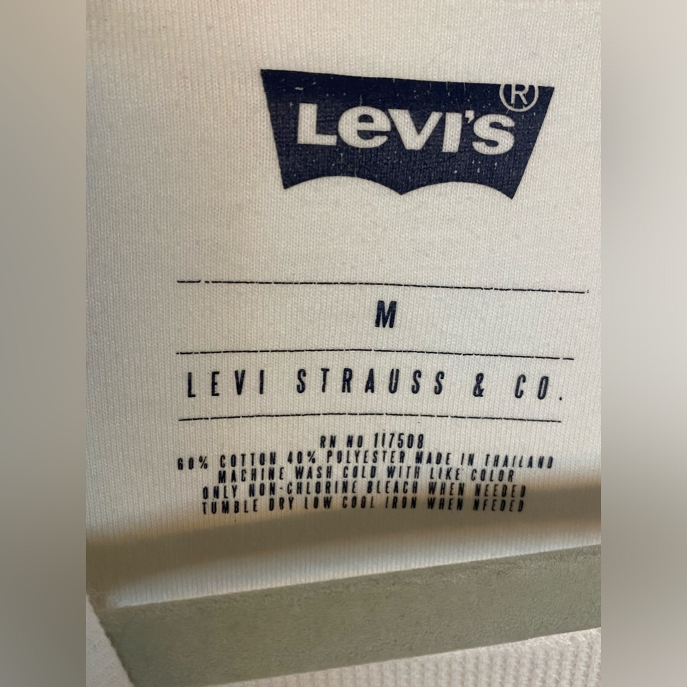 Levi’s Cream Long Sleeve Henley w/ Levi’s Graphic - Picture 2 of 4